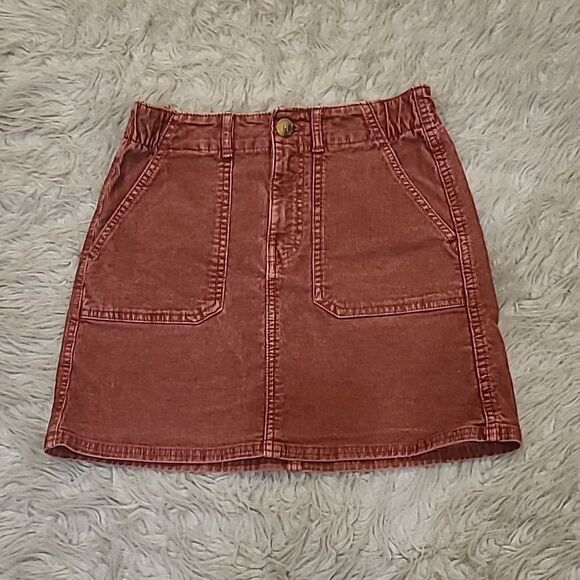American Eagle Outfitters Dresses & Skirts - American eagle outfitters womens maroon‎ corduroy cotton stretch mini skirt